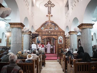 Misa matutina en una iglesia copta en Egipto, el pasado 8 de abril. 