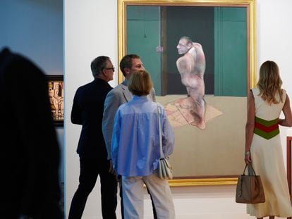 Vista de un cuadro de Francis Bacon en la caseta de la galería Acquavella.