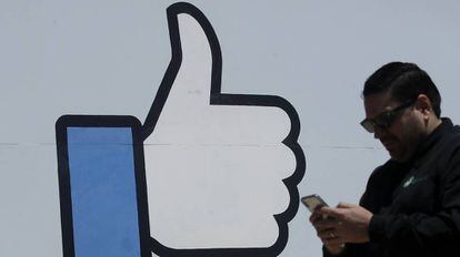 Logo de la red social Faceboook en su sede en Menlo Park