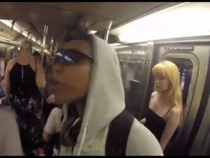 ¿Qué pasa cuando una cantante famosa canta en el metro?