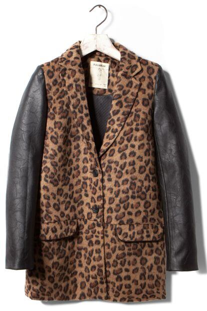 Las prendas combinadas, como esta chaqueta con mangas de polipiel, triunfan esta temporada. En Pull&Bear puedes adquirir este modelo (39,99 euros).