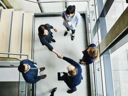 El equilibrio entre hombres y mujeres contribuye a mejorar la cuenta de resultados de la empresa. 