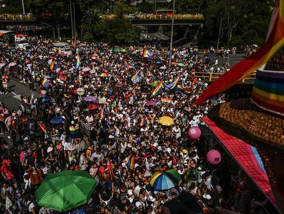 Participantes del desfile del Orgullo Gay en Medellín, Colombia, el 3 de julio de 2022.