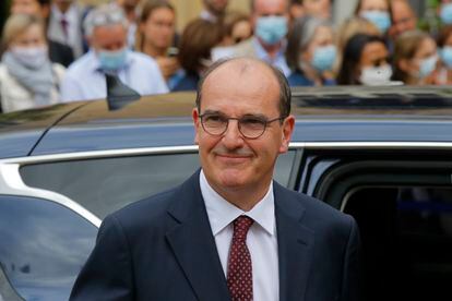 El nuevo primer ministro francés, Jean Castex, a su llegada a la ceremonia de traspaso de poderes, este viernes.