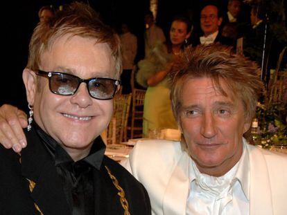 Elton John y Rod Stewart en Londres en 2007.
