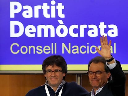 Los expresidentes Carles Puigdemont y Artur Mas, en un consejo nacional del PDeCAT.