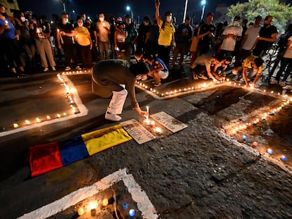 Una vigilia en Cali en honor a los manifestantes que murieron durante las protestas contra el gobierno de Iván Duque, este miércoles.