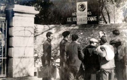 Entrada del castillo de Reynard, en Francia, que acogió a 850 hombres.