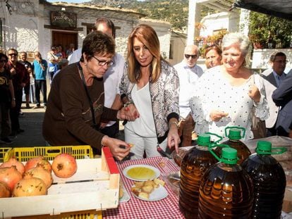 La presidenta de la Junta, Susana Díaz, visita en Pampaneira (Granada), la XXXII edición de la Feria de artesanía, turismo y agricultura ecológica de la Alpujarra.
