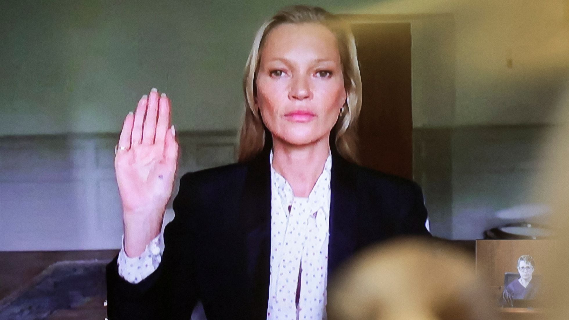 Kate Moss niega en el juicio que Johnny Depp la empujase por las escaleras  cuando eran novios | Sociedad | EL PAÍS