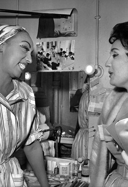 Gloria Lasso, a la derecha, junto a Josephine Baker.