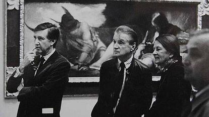 Francis Bacon en el Museo del Prado en 1990.