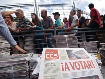 Venezolanos haciendo cola para votar para la Asamblea Constituyente este domingo.