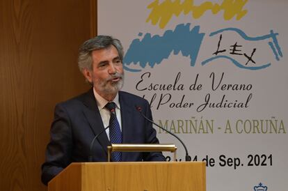 El presidente del Tribunal Supremo y del Consejo General del Poder Judicial (CGPJ), Carlos Lesmes, asiste a la inauguración de la XXIII edición de la Escuela de Verano del Poder Judicial, en el pazo de Mariñán (A Coruña), el 21 de septiembre.