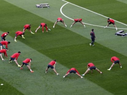 El Atl&eacute;tico de Madrid, durante el entrenamiento en el estadio Da Luz.