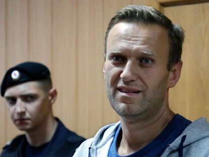 El opositor ruso Alexéi Navalni, en el juicio celebrado este lunes en Moscú.