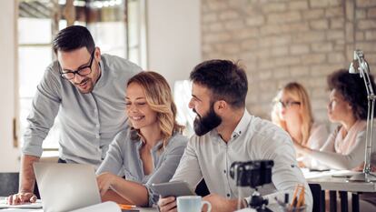 Influencia entre emprendedores para crear un negocio