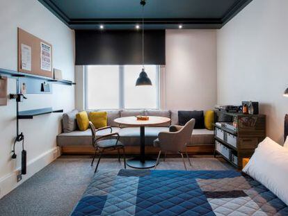 El interiorismo del Ace Hotel London Shoreditch es un proyecto de Universal Design Studio, que utilizó materiales acordes con la estética industrial del hotel.