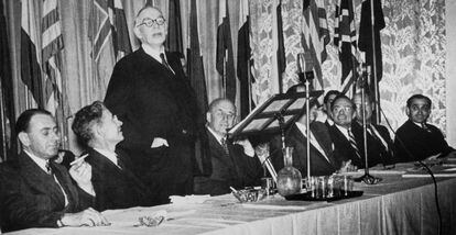 John Maynard Keynes durante una de sus intervenciones en la reuni&oacute;n de Bretton Woods de 1944. 