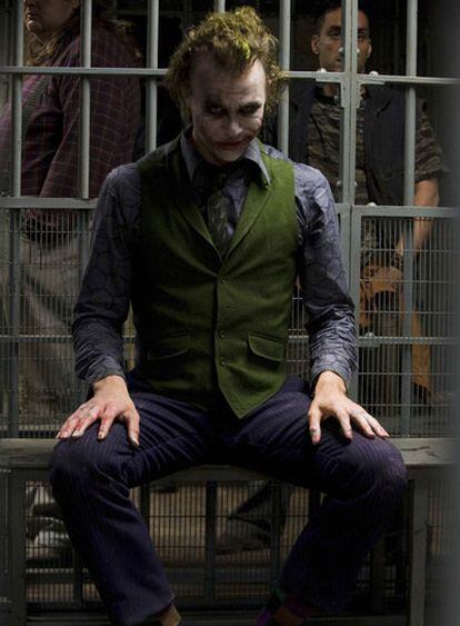 Ha dejado sin estrenar la última entrega de las aventuras de Batman, <i>The dark night</i>, en la que mostraba su lado más oscuro. Se encargaba de dar vida al Joker, el papel que interpretó Jack Nicholson en <i>Batman</i> de Tim Burton, aunque en un registro muy distinto.