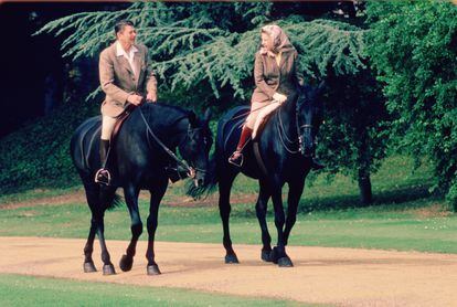 Durante la visita de Estado al Reino Unido de Ronald Reagan, en junio de 1982, el presidente de EE UU y la reina Isabel salieron a cabalgar por los alrededores del castillo de Windsor.