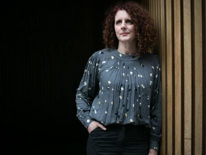 La escritora Maggie O'Farrell, durante la entrevista en Barcelona.