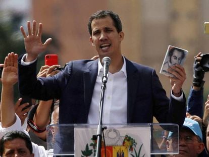Juan Guaidó en las manifestaciones este miércoles en Venezuela. En vídeo, Juan Guaidó se autoproclama presidente encargado de Venezuela.