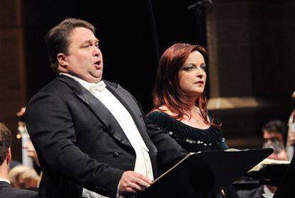 El tenor Jörg Schneider y la soprano Ricarda Merbeth.