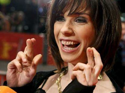 La actriz británica Sally Hawkins, protagonista de <i>Happy-Go-Lucky,</i> ayer en Berlín.