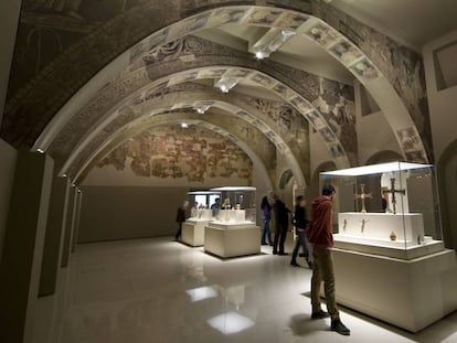 Les pintures murals de Sijena a la sala del romànic del MNAC.