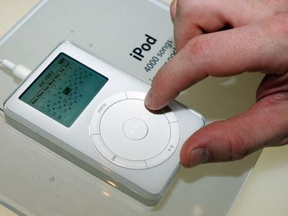 Versión del iPod de Apple presentada en Nueva York en el verano de 2002.
