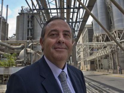 Jos&eacute; Luis Morlanes, vicepresidente de La Seda en la planta de El Prat.