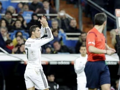 Cristiano es sustituido por Chicharito en el partido ante el celta.