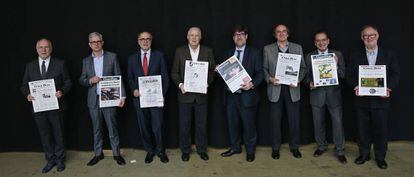 De izquierda a derecha: Ekáizer, Moreno, Ayuso, Mora, Querol, Benito, Rivera y González Urbaneja, cada uno con una portadas señalada de su etapa como director de CincoDías.