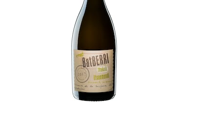 Historias de vinos 'La asombrosa evolución del chacolí' En la imagen, Bat Berri
Maceración
Carbónica
2018. Blanco.
Bizkaiko Txakolina.