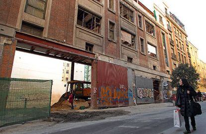 Estado actual de la fachada del antiguo frontón Beti Jai de Madrid.