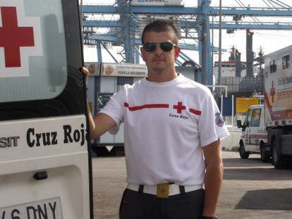 Jos&eacute; Luis L&oacute;pez, voluntario de Cruz Roja en el Puerto de Algeciras