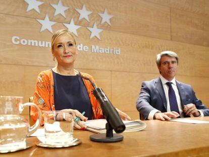 Cristina Cifuentes y &Aacute;ngel Garrido, tras la reuni&oacute;n del Consejo de Gobierno.