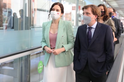 Isabel Díaz Ayuso y José Luis Martínez Almeida, el 19 de mayo.
