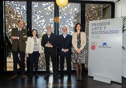 Los galardonados en la sexta edici&oacute;n de los Premios Arte y Mecenazgo, junto a Elisa Dur&aacute;n y Mercedes Basso