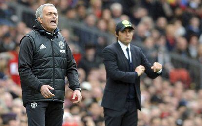Mourinho y Conte, durante un partido entre el United y el Chelsea