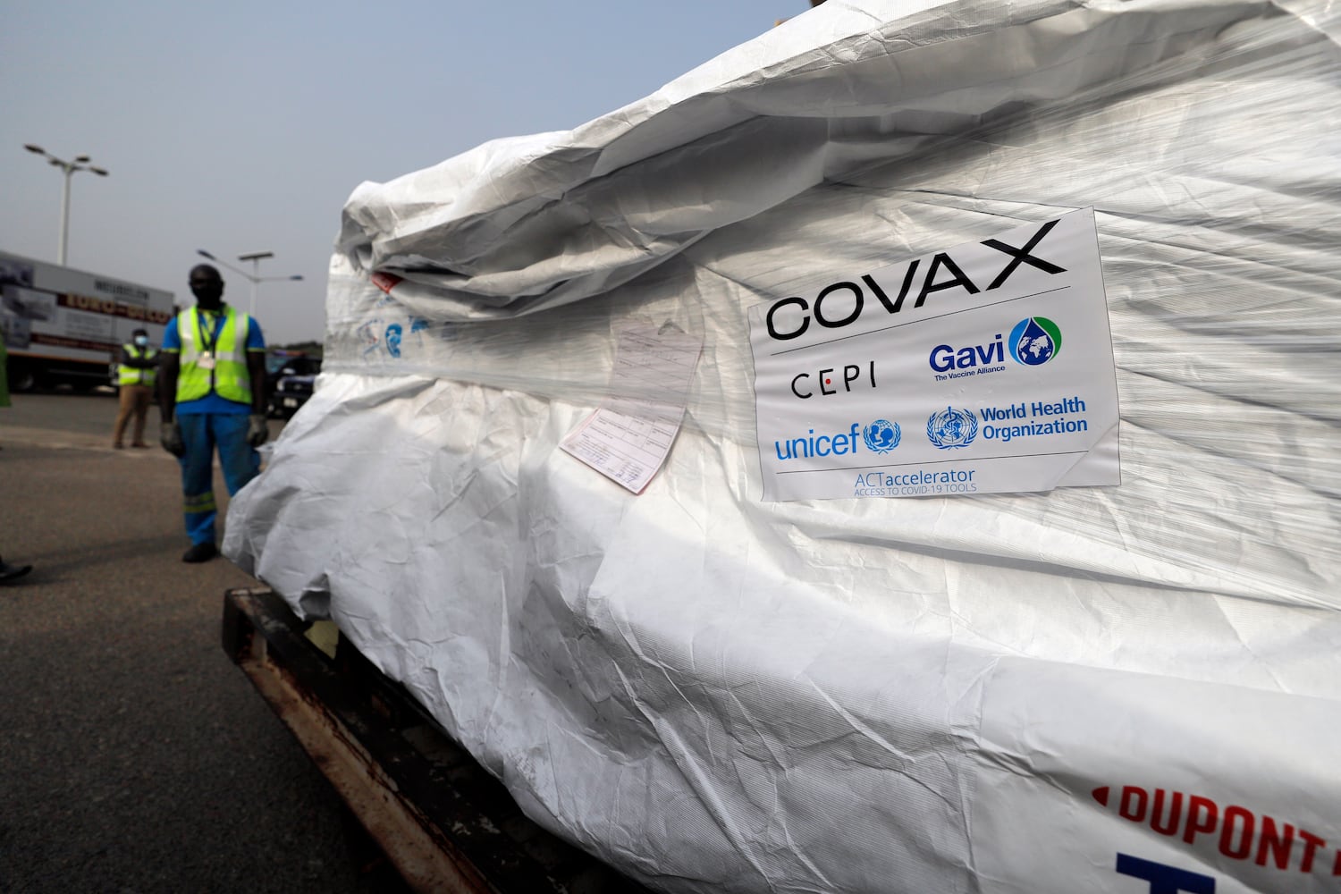 Primer cargamento de vacunas de la iniciativa Covax a su llegada a Accra, Ghana, este 24 de febrero.
