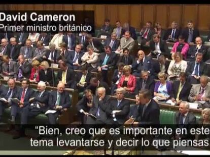 David Cameron se queda solo contra Juncker.