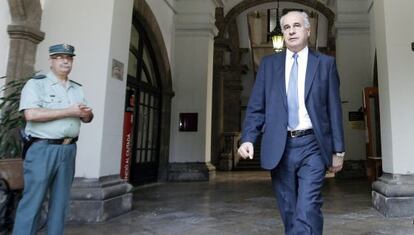 El exconsejero Rafael Blasco a su salida esta mañana del TSJ valenciano.