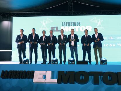 Entrega de premios, La Fiesta de El Motor, Hipódromo de la Zarzuela.
De izquierda a Derecha: Jesús Alonso, presidente de Ford España, José Miguel Aparicio, director general Audi España, Sébastien Guigues, director general de Renault y Alpine en España, Leopoldo Satrústegui, director general de Hyundai España, Emilio Herrera, presidente de Kia España, Wayne Grifftihs, presidente mundial de Seat, Joao Mendes y Alex García Llobet, director de Marketing de Volkswagen Vehículos Comerciales