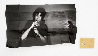 'Photo in an envelope #02', 2013, de Ian Waelder.