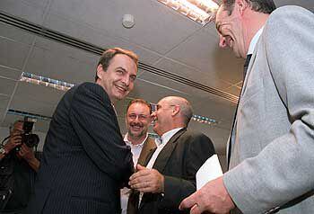 Rodríguez Zapatero, junto a otros dirigentes socialistas, ayer en El Escorial.