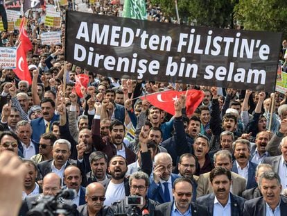Protestas en solidaridad con Palestina en Diyarbakir, Turquía. 