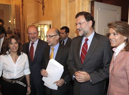 Sáenz de Santamaría, Rato, Montoro, Rajoy y Cospedal, antes de un acto en Madrid.