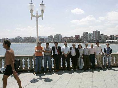 El equipo técnico de la página de Gijón, que ha experimentado una mejora espectacular.